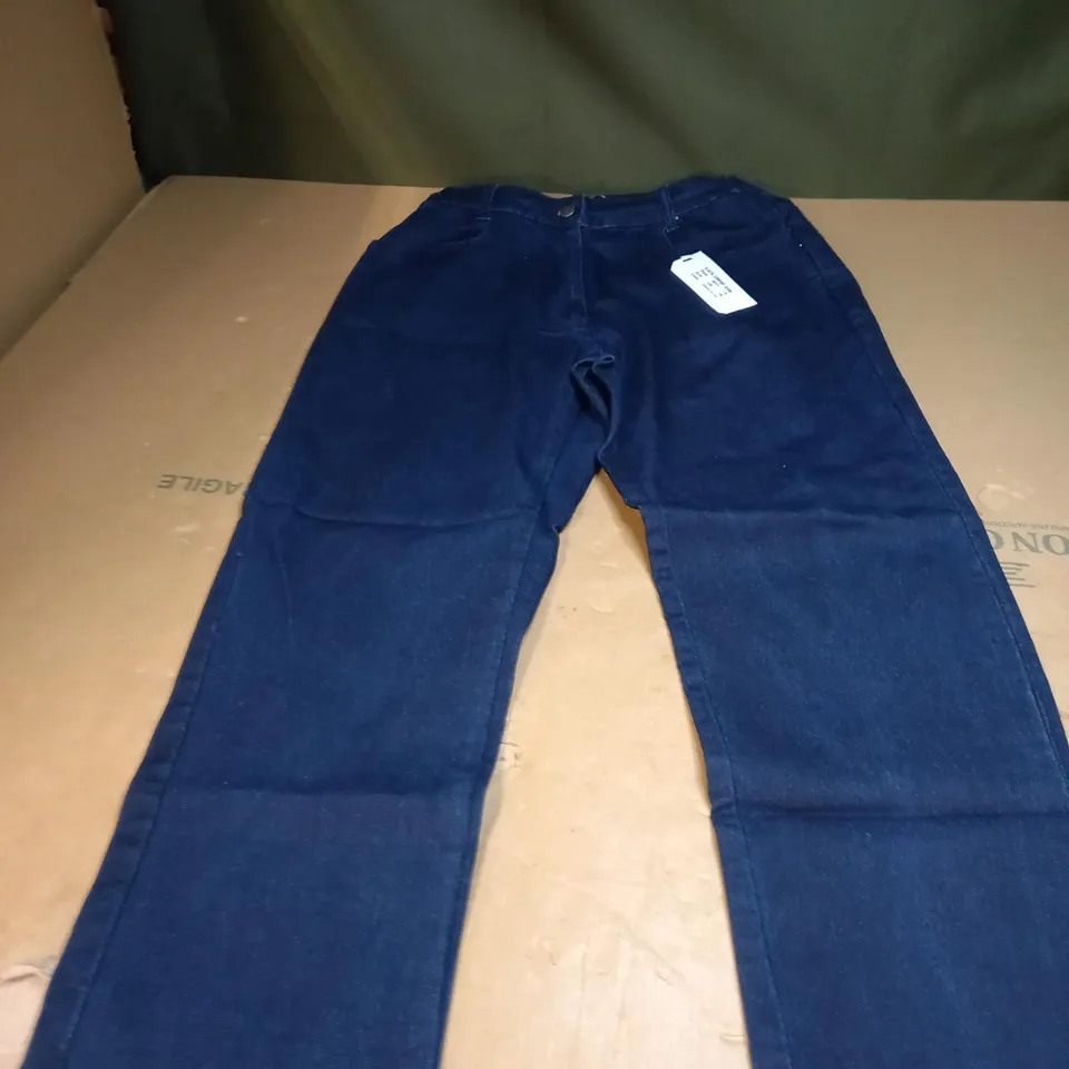 PAIR OF ELASTIC COMFORT JEANS SIZE 16
