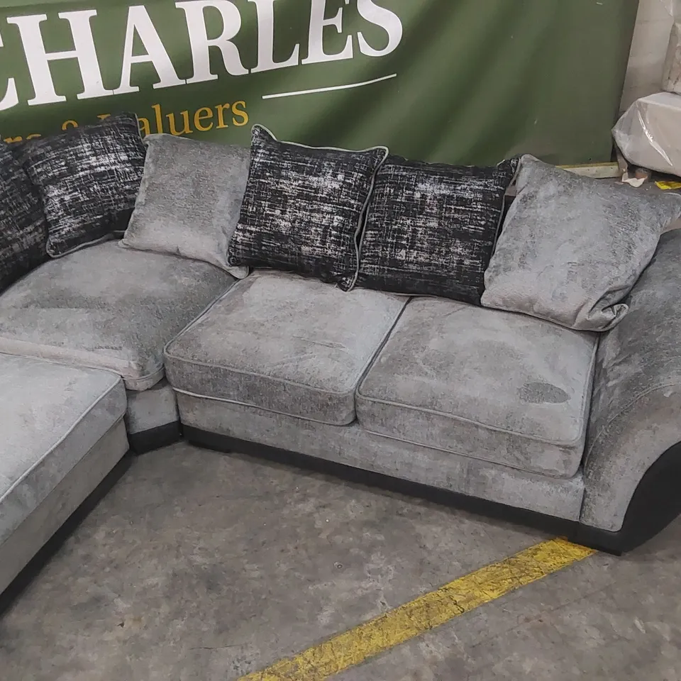 QUALITY DESIGNER UPHOLSTERED CORNER SOFA - GREY & BLACK