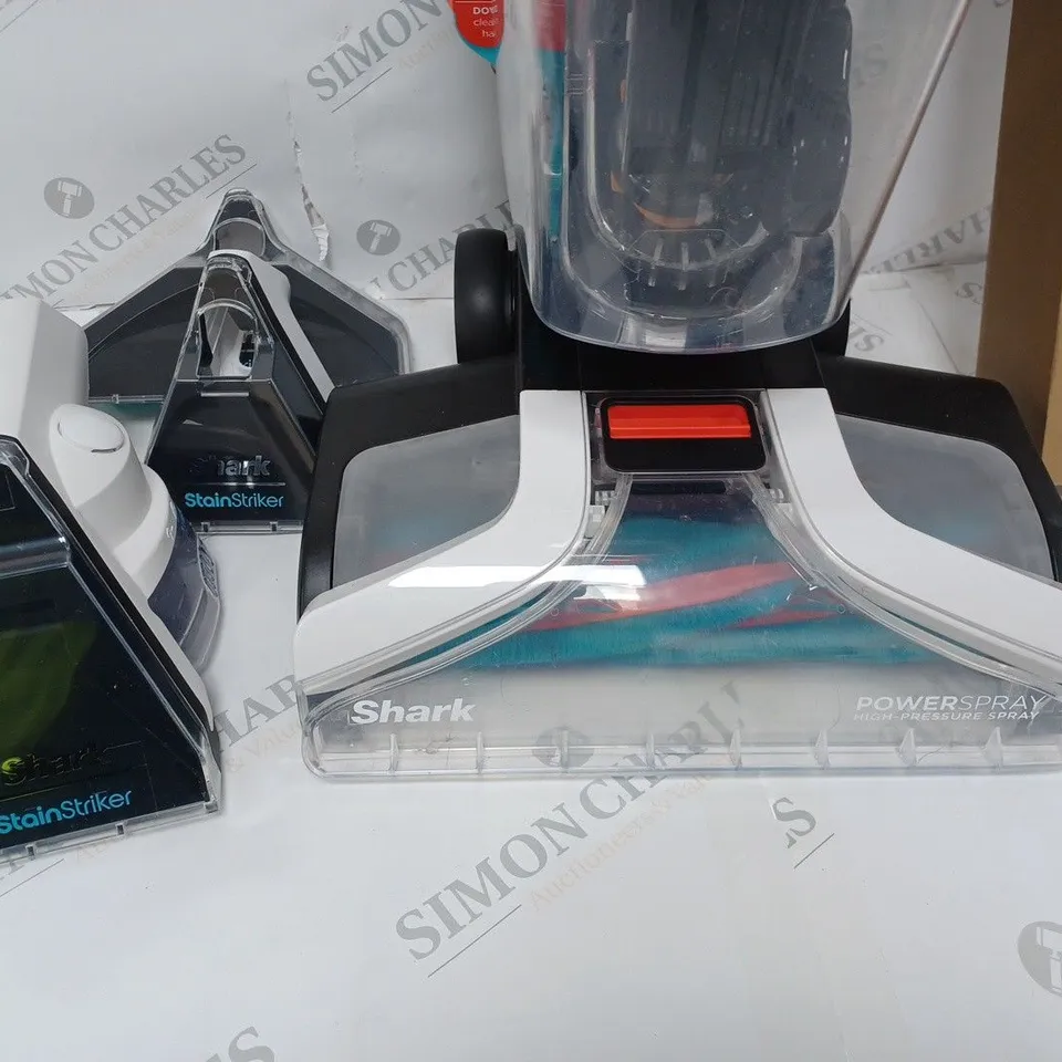 SHARK CARPET XPERT DEEP CARPET CLEANER & BUILT IN STAIN STRIKER EX200UK