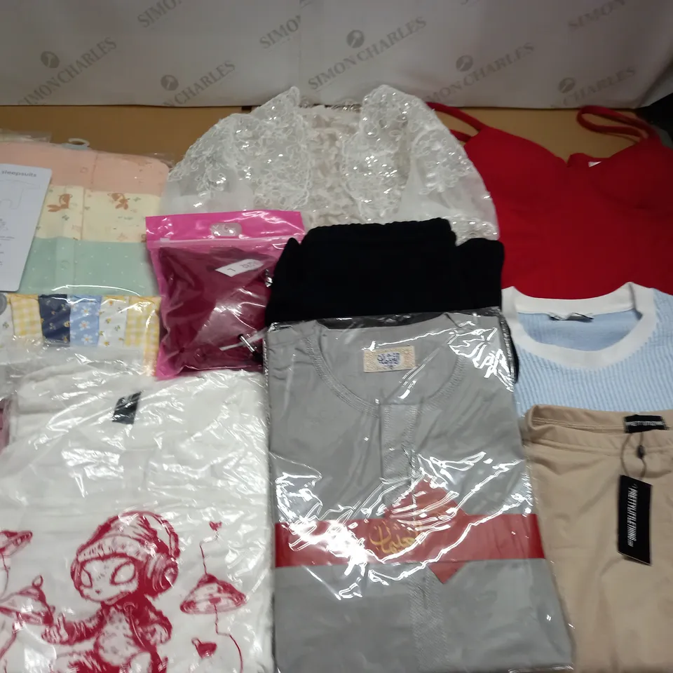 LARGE QUANTITY OF ASSORTED CLOTHING ITEMS TO INCLUDE AURIQUE, PRETTYLITTLETHING AND GEORGE