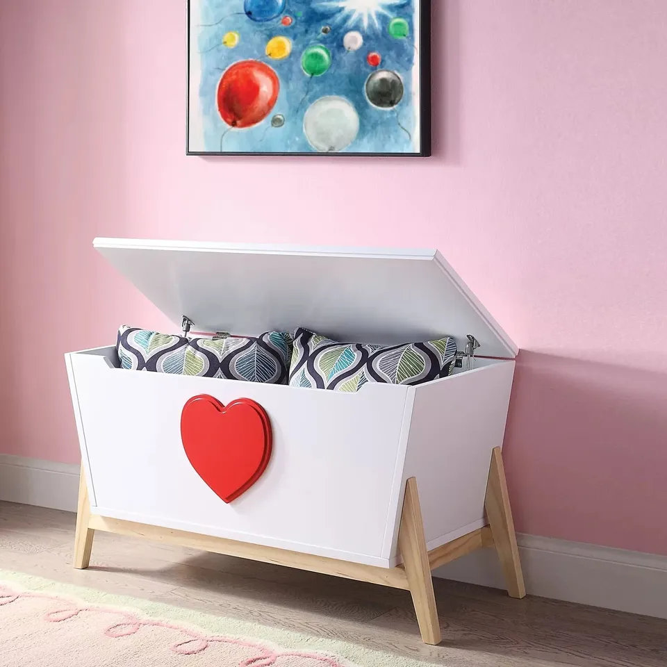 BRAND NEW BOXED ACME FURNITURE WOODEN TRUNK STORAGE BOX KIDS TOYS WHITE WITH RED HEART XXL (1 BOX)