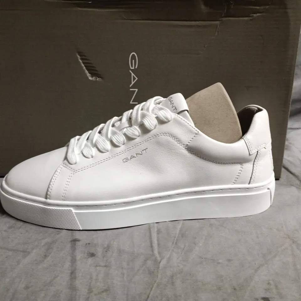 GANT WHITE LEATHER SNEAKERS - UK 9 (EU 43)