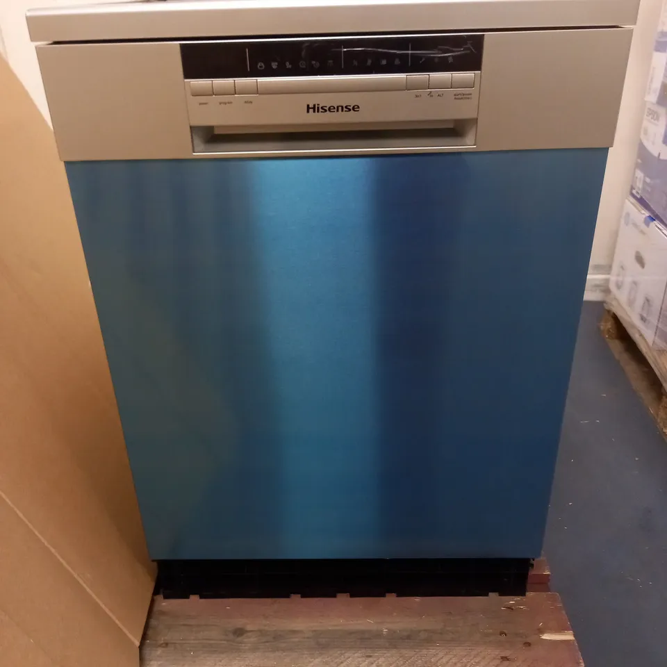 HISENSE HS60240XUK FREESTANDING STANDARD DISHWASHER - COLLECTION ONLY 