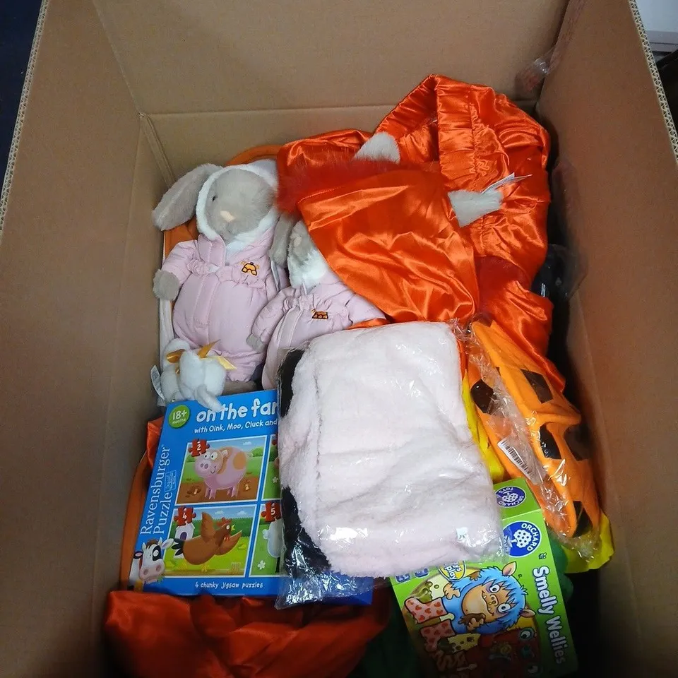 BOX OF APPROXIMATELY 25 ASSORTED TOYS/GAMES TO INCLUDE SMELLY WELLIES GAME, ON THE FARM PUZZLE, SOFT TOYS ETC