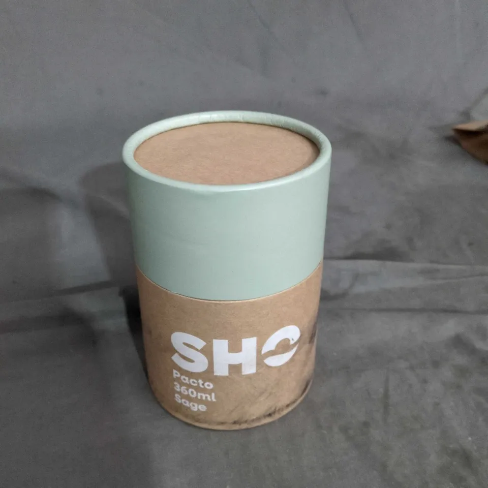 BOX OF APPROXIMATELY 20 ASSORTED HOUSEHOLD ITEMS INCLUDING KIPRUN BOTTLE , VEGGIE SLICER AND SHO PACTO