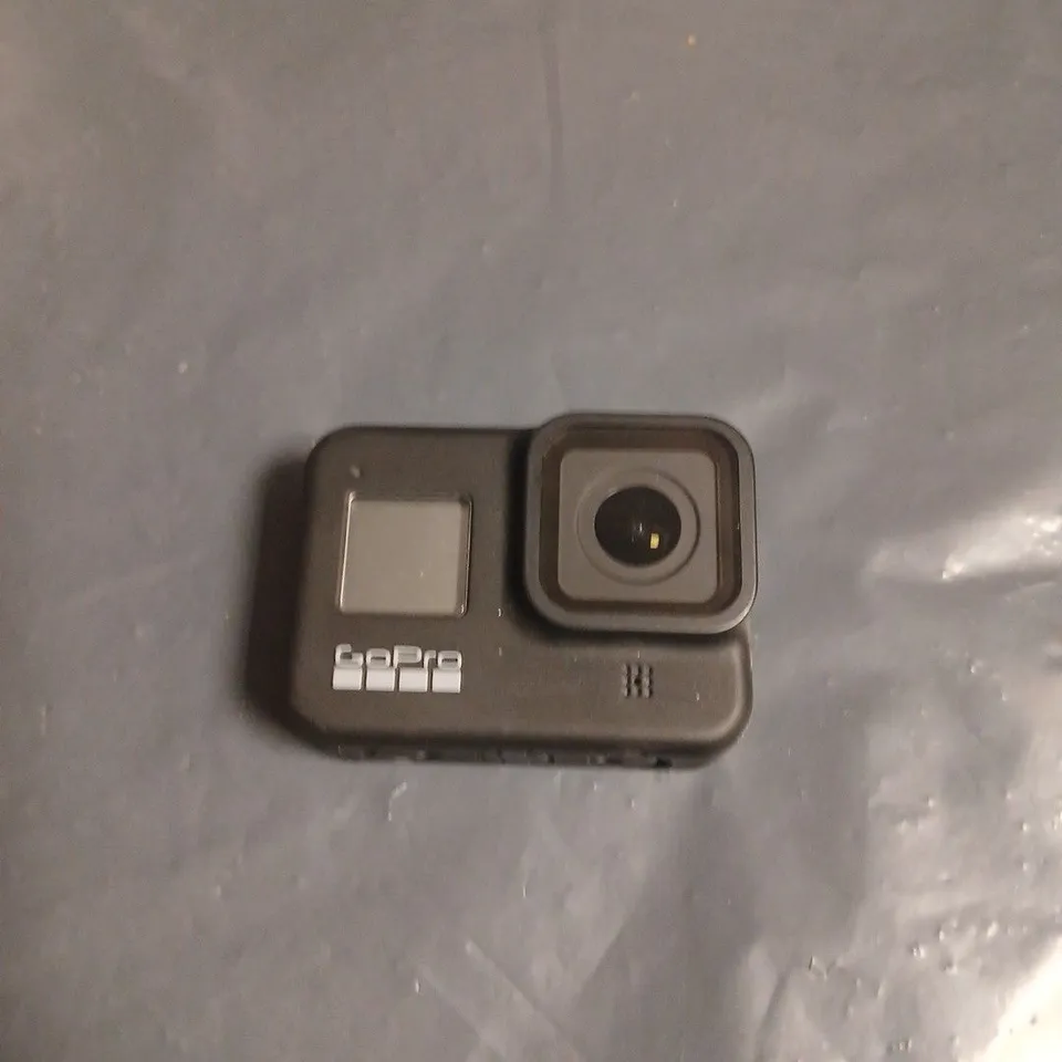 GOPRO HERO8 BLACK ACTION CAMERA WITH CARRY CASE