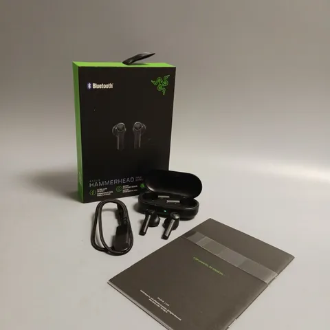 BOXED RAZER HAMMERHEAD TRUE WIRELESS EARBUDS IN BLACK AND GREEN INCLUDES CHARGING CASE AND CABLE