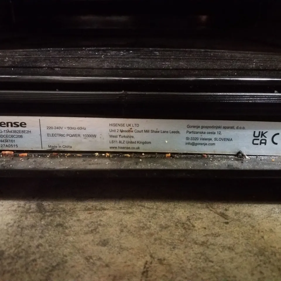 HISENSE FREESTANDING ELECTRIC COOKER WITH CERAMIC HOB – BLACK