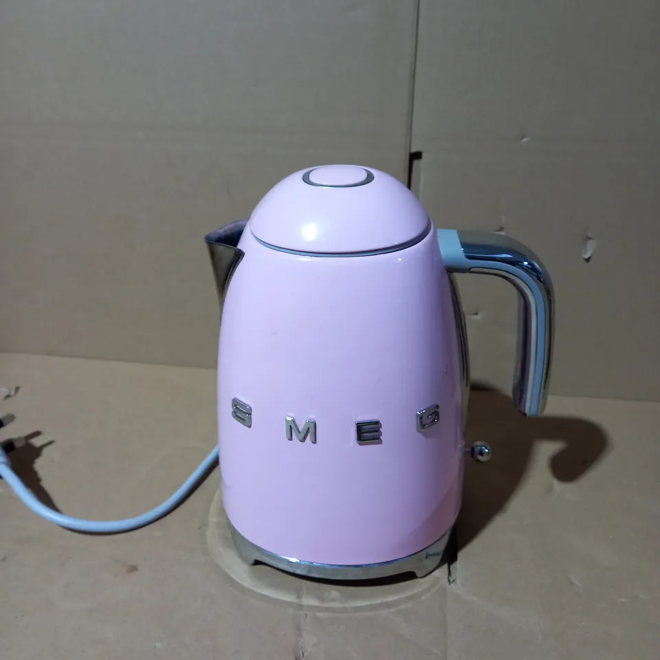 PINK SMEG KETTLE
