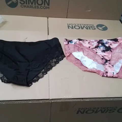 BOXED BRAND NEW APPROXIMATELY 13 SIMPLY BE 2PK ADRIANNA BRIEFS BLK/FLORAL SIZE 22