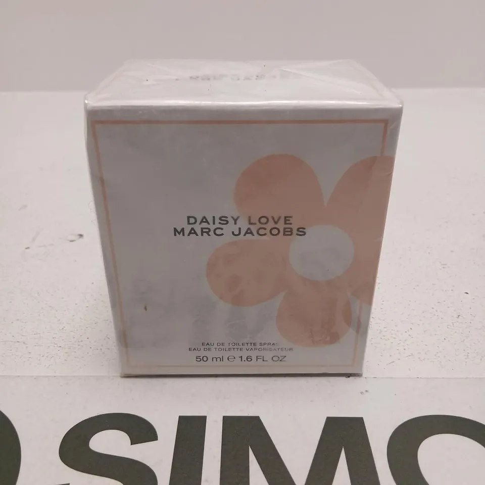 BOXED AND SEALED MARC JACOBS DAISY LOVE EAU DE TOILETTE 50ML