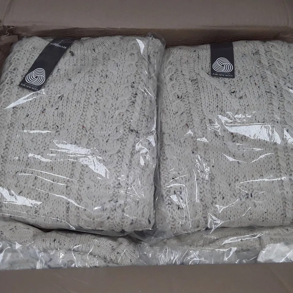 LOT OF APPROXIMATELY 10 PURE NEW WOOL JUMPERS - L