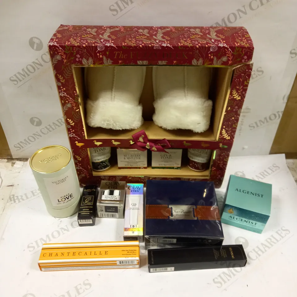 BOX OF 20 ASSORTED BEAUTY PRODUCTS & GIFT SETS TO INCLUDE THE FUZZY DUCK SLIPPER SET, OLAY EYE CREAM, VICTORIA'S SECRET FIRST LOVE PERFUME ETC 