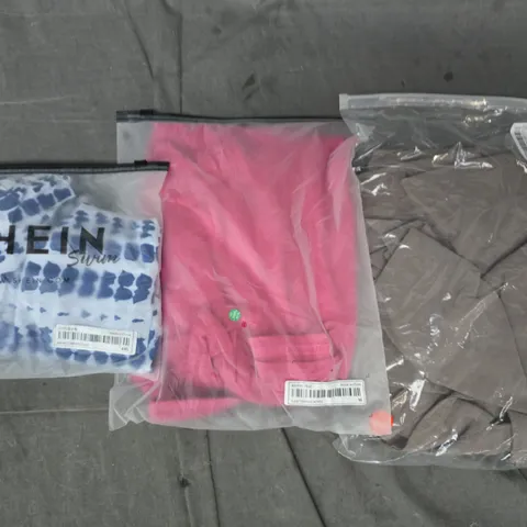 APPROXIMATELY 25 ASSORTED CLOTHING AND FASHION PRODUCTS IN VARIOUS STYLES AND SIZES - COLLECTION ONLY