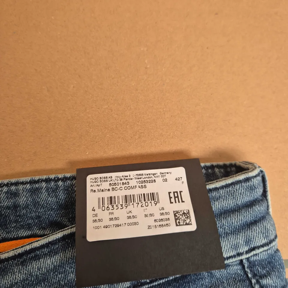 HUGO BOSS RE.MAINE REGULAR FIT JEANS – DENIM 38/30