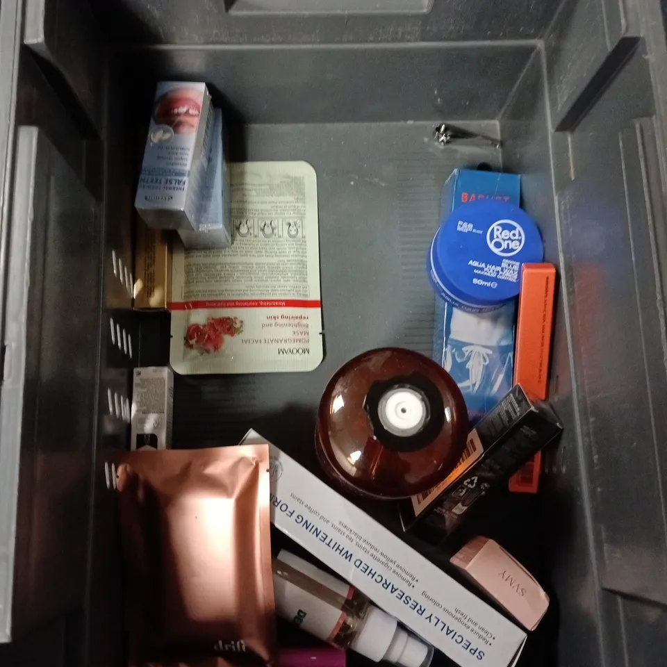 APPROXIMATEY 20 ASSORTED HEALTH AND BEAUTY PRODUCTS TO INCLUDE - NALA'S BABY NIGHT TIME OIL - GIVE ME BODY SCRUB AND ORAL-B PRO REPLACEMENT TOOTHBRUSH HEADS