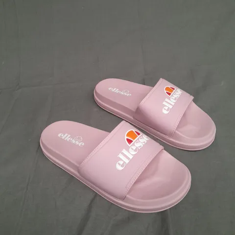 UNBOXED PAIR OF ELLESSE LIGHT PINK PALTA SLIDES UK 6