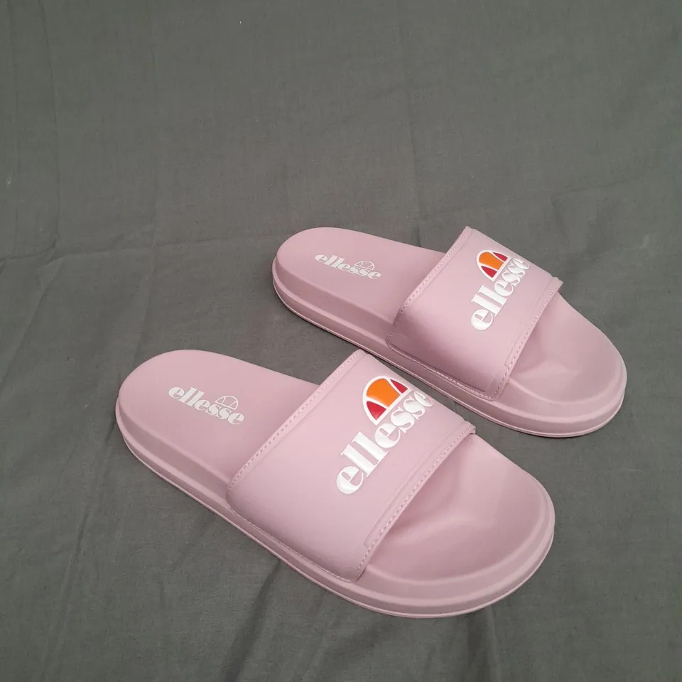 UNBOXED PAIR OF ELLESSE LIGHT PINK PALTA SLIDES UK 6