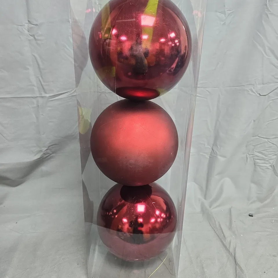 SET OF 3 JUMBO BAUBLES IN RED