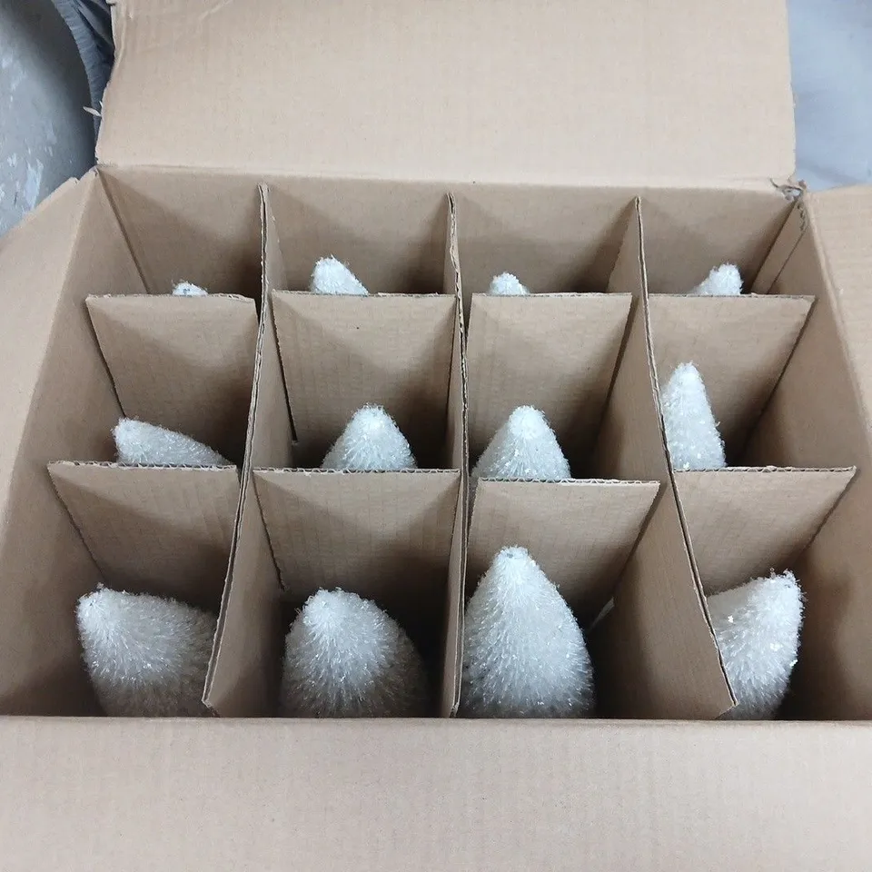 BOX OF APPROXIMATELY 12 GISELA GRAHAM WHITE CHRISTMAS TREE ORNAMENTS