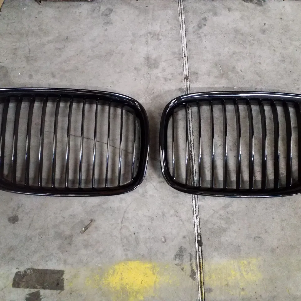 BOXED BOXED BMW FRONT GRILL