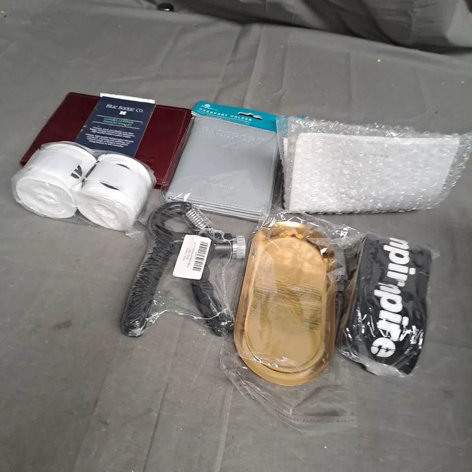 TOTE OF APPROX 20 HOUSEHOLD ITEMS 