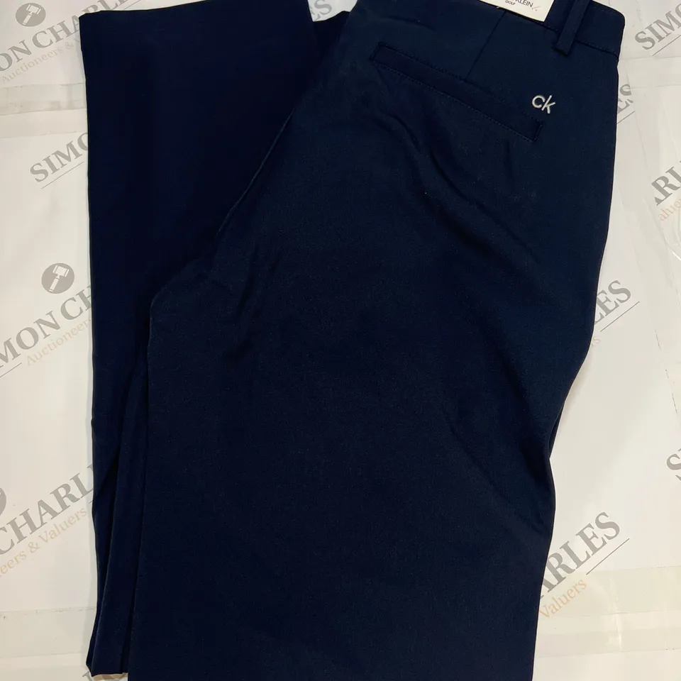 CALVIN KLEIN GOLF STRAIGHT PANTS IN NAVY SIZE 32/31