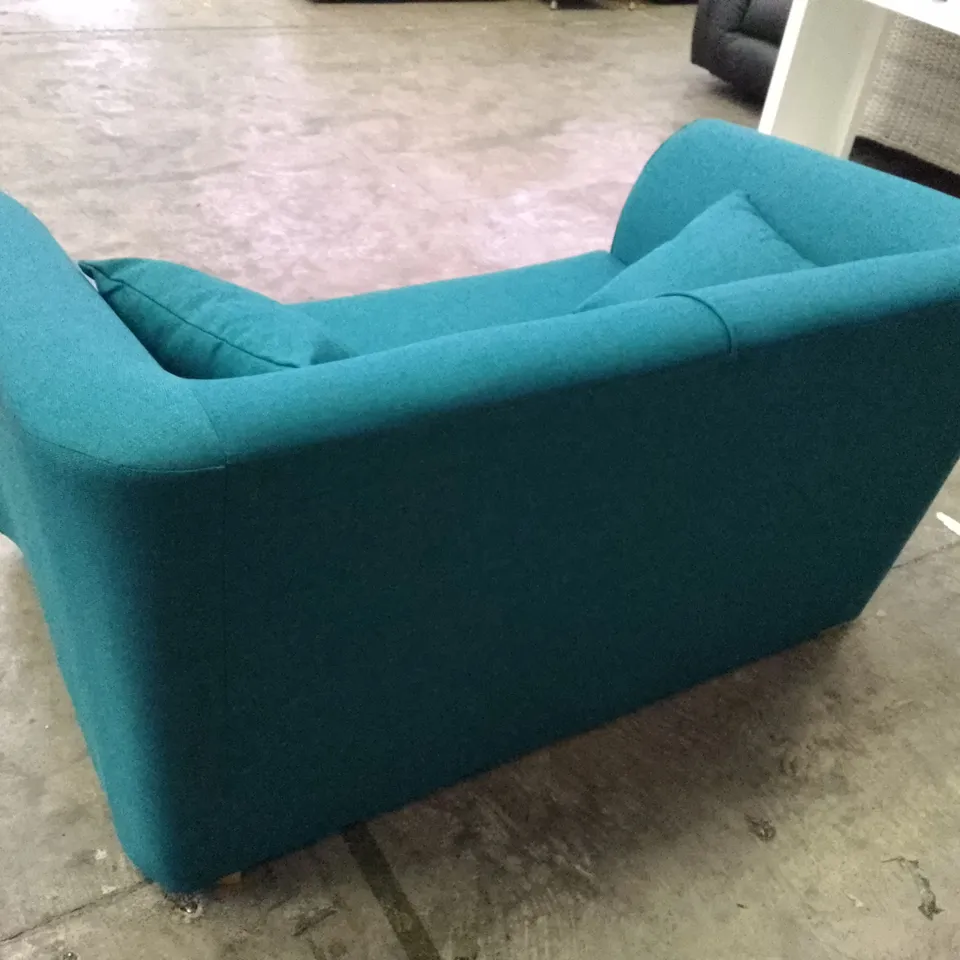 QUALITY DESIGNER LOVESEAT - TEAL FABRIC 