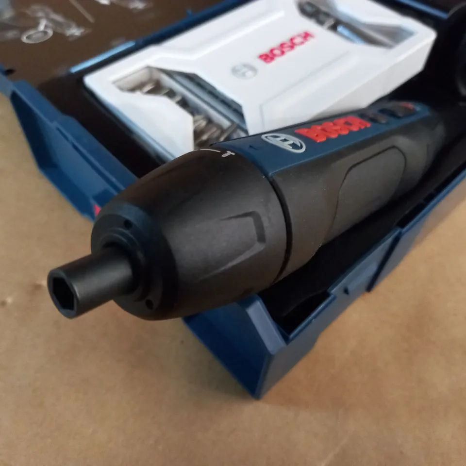 BOSCH HANDHELD ELECTRIC SCREWDRIVER IN CASE 