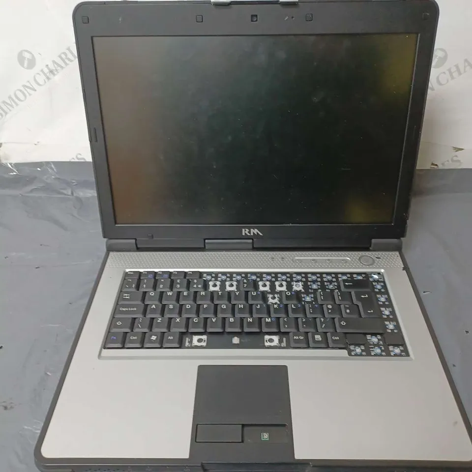 RM MOBILE ONE	15 INCH	CELERON DUAL-CORE T3000 1.80GHZ