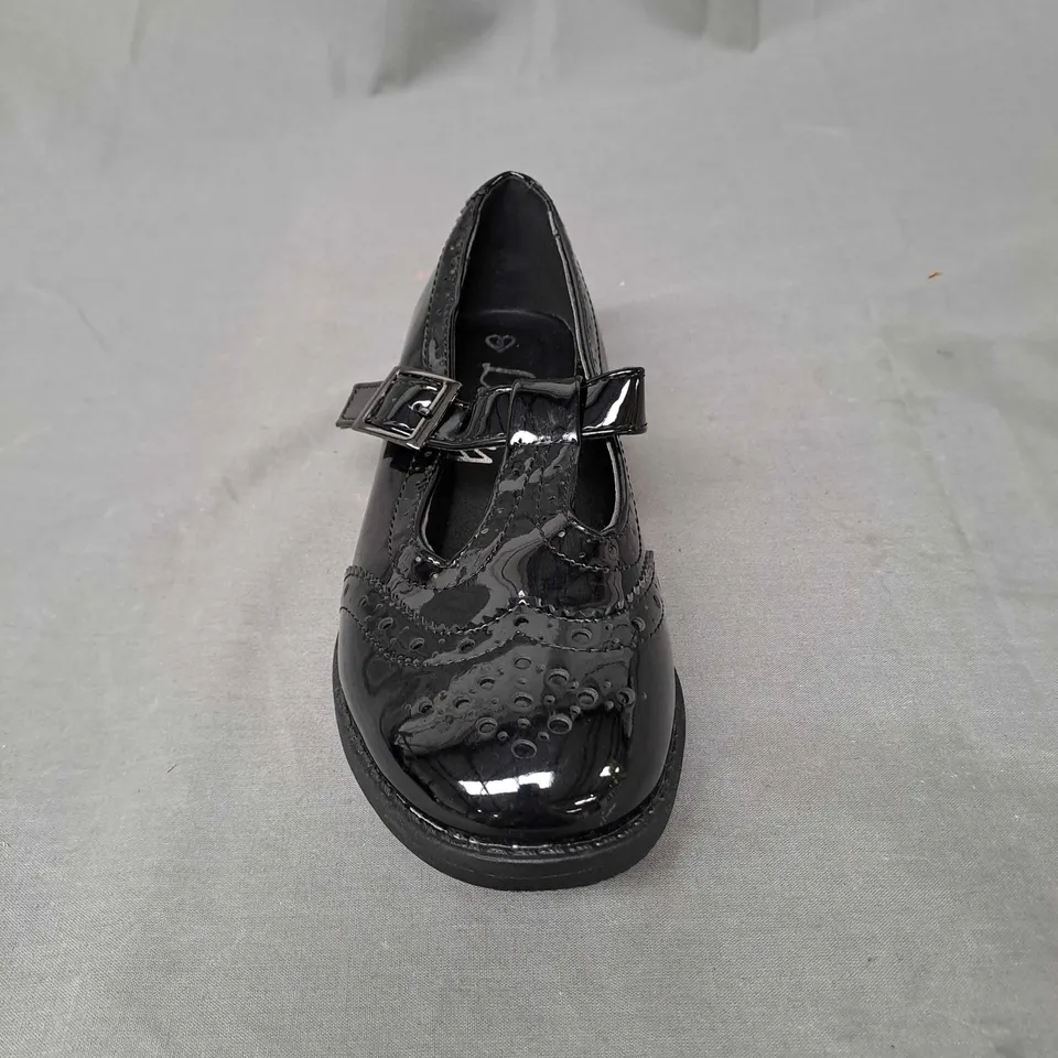 BOX OF APPROXIMATELY 12 PAIRS OF GIRLS SCHOOL SHOES IN BLACK - VARIOUS SIZES