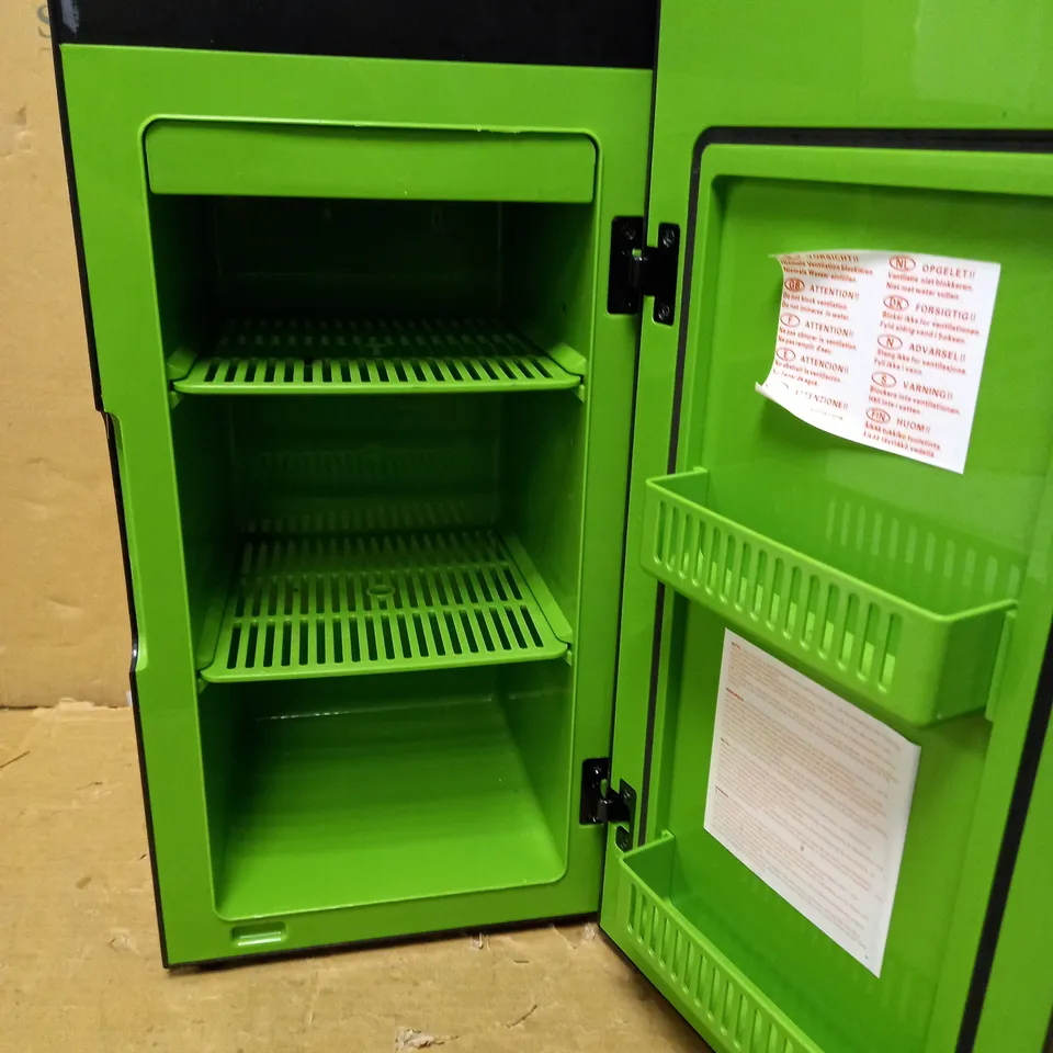 XBOX SERIES X REPLICA MINI FRIDGE THERMOELECTRIC COOLER 1.5:1