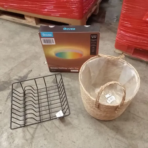 PALLET OF ASSORTED HOUSEHOLD GOODS AND PRODUCTS TO INCLUDE; CEILING LIGHT, DISH RACK, BASKET ETC