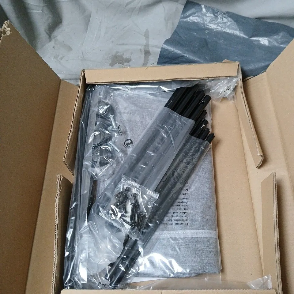 STORAGE BASKET ON WHEELS BOXED