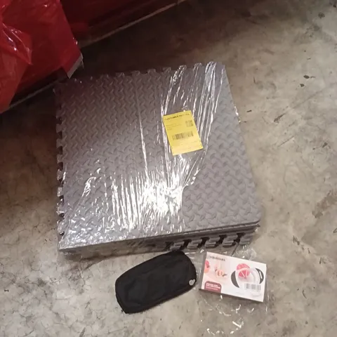 PALLET OF ASSORTED ITEMS TO INCLUDE - PENCIL CASE, OUTDOOR/GYM MATS, APPLE CUTTER