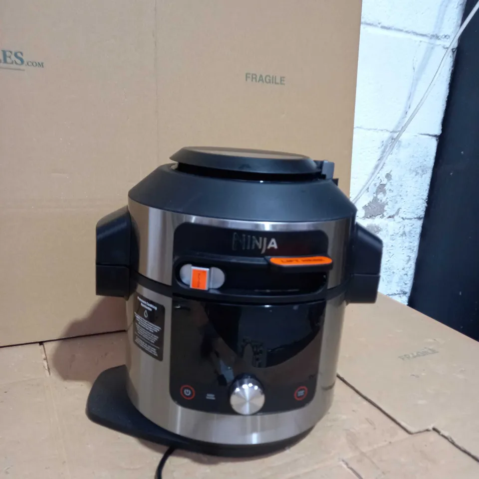 NINJA AIR FRYER 