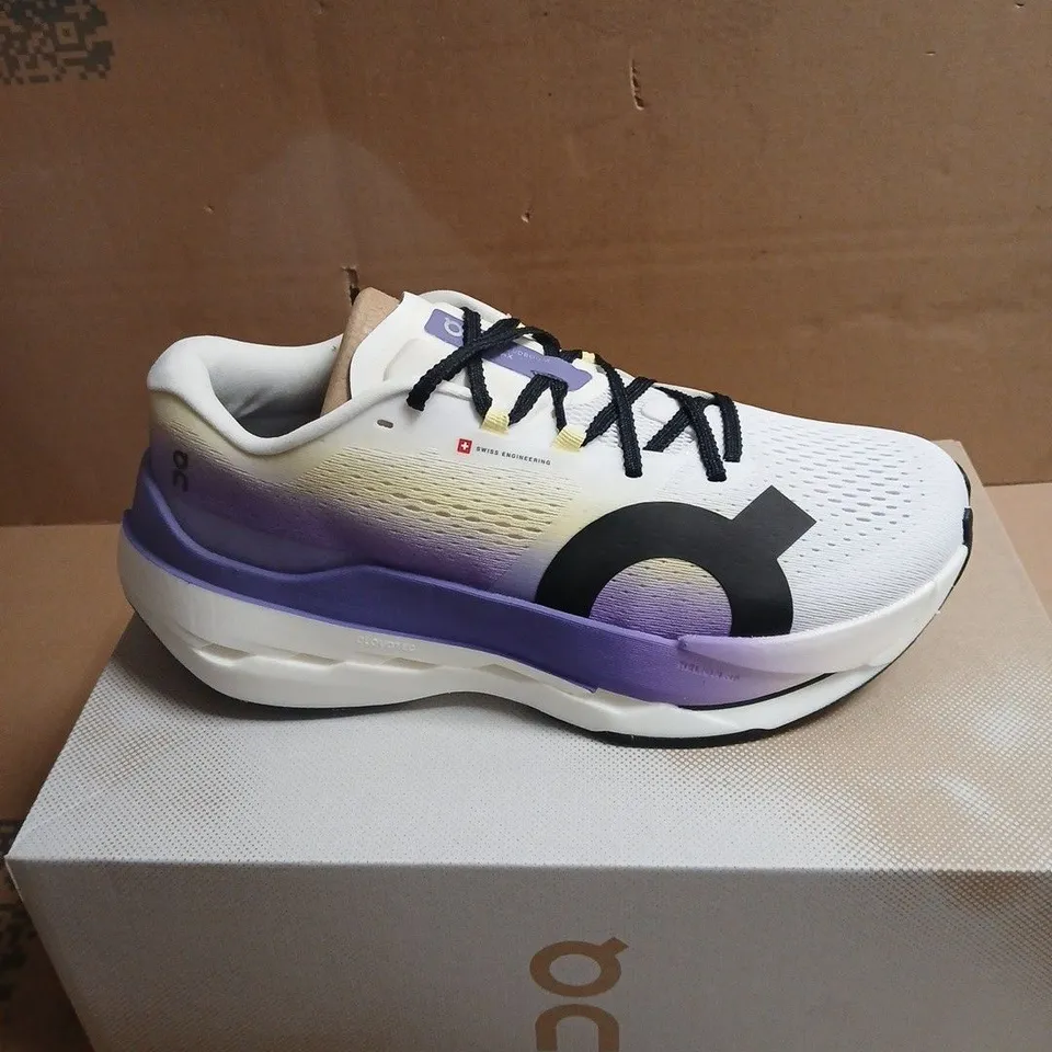 ON RUNNING WHITE KNIT RUNNING SHOES WITH PURPLE GRADIENT HEEL – BOXED UK 8.5