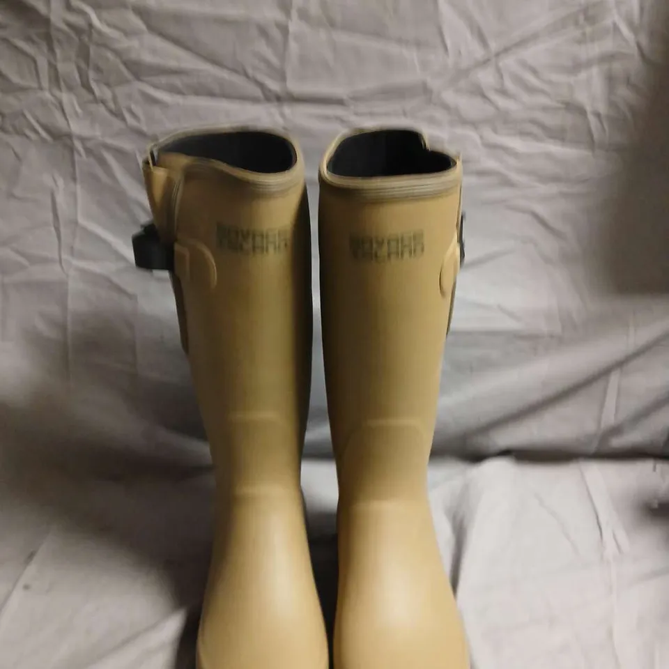 SAVAGE ISLAND KNEE-HIGH RUBBER RAIN BOOTS WITH BUCKLE STRAP - SIZE UK 4
