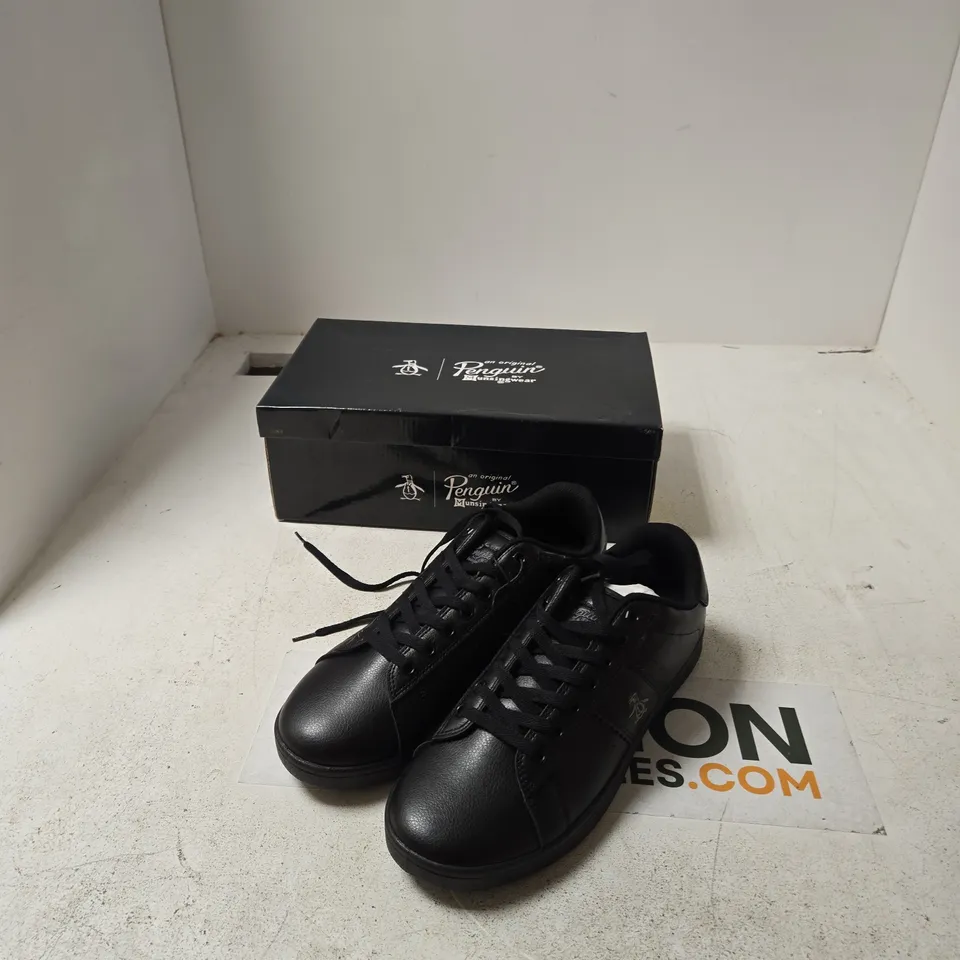 PENGUIN STEADMAN MEN'S TRAINERS – BLACK, UK 10 (EU 45)