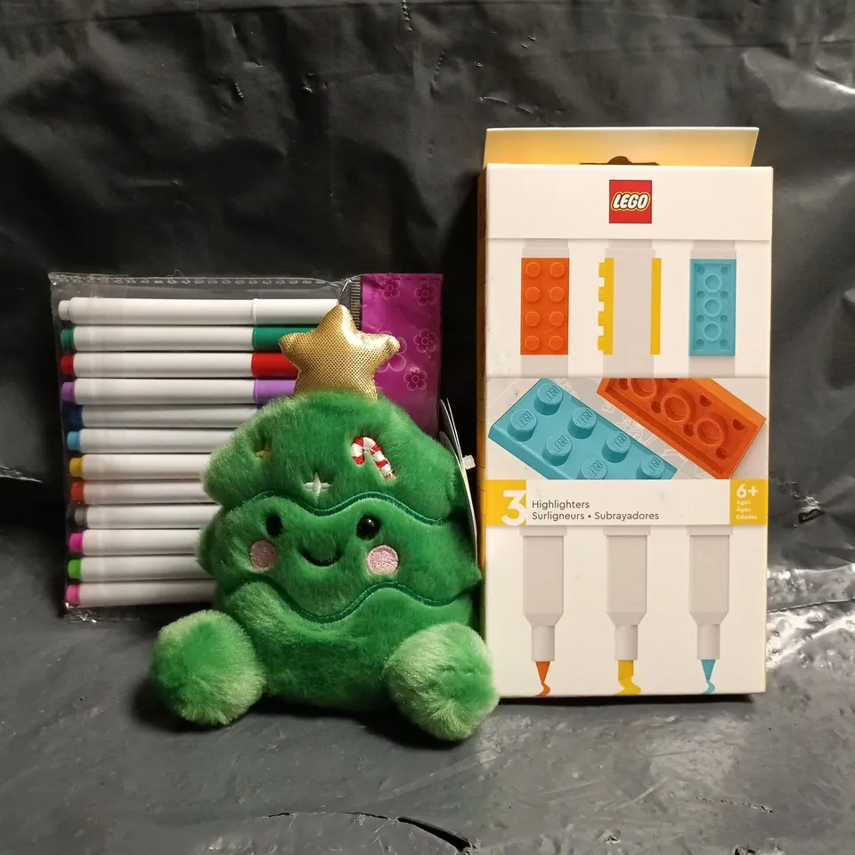 APPROXIMATELY 10 ASSORTED TOYS AND GAMES TO INCLUDE LEGO HIGHLIGHTERS, PALM PALS, ETC