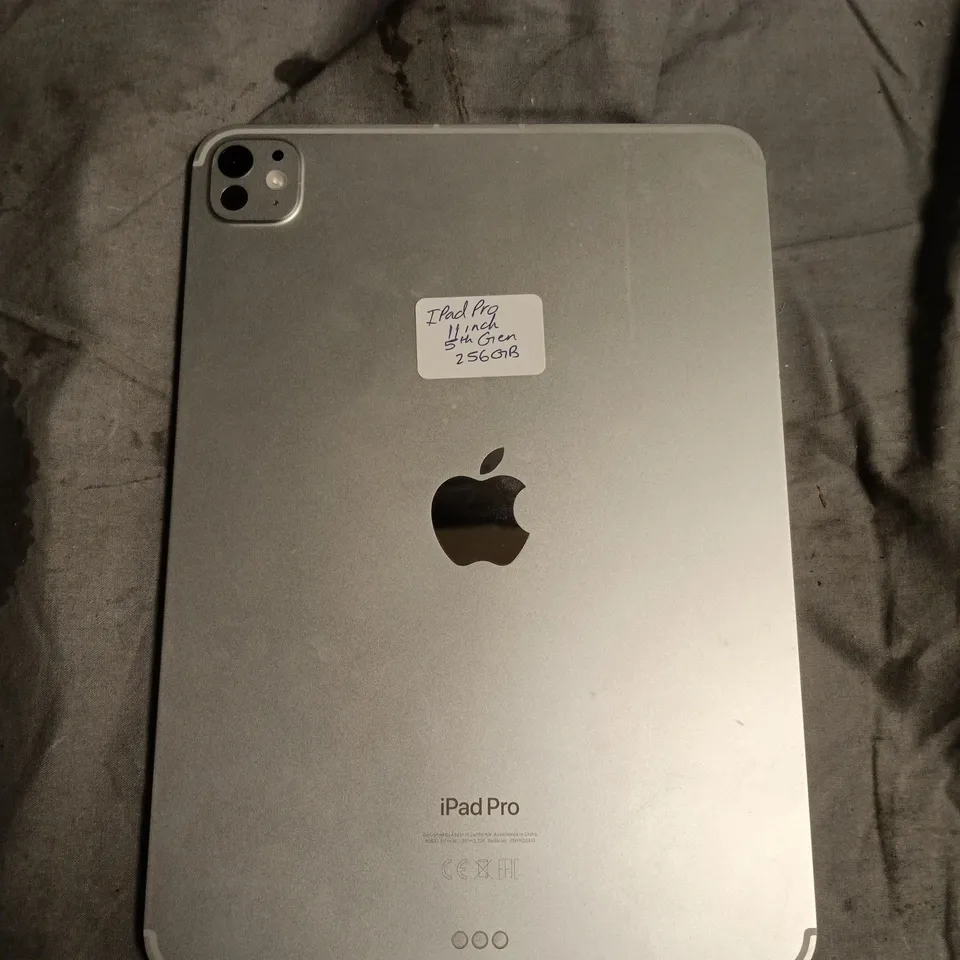 APPLE IPAD PRO 11 INCH TABLET 