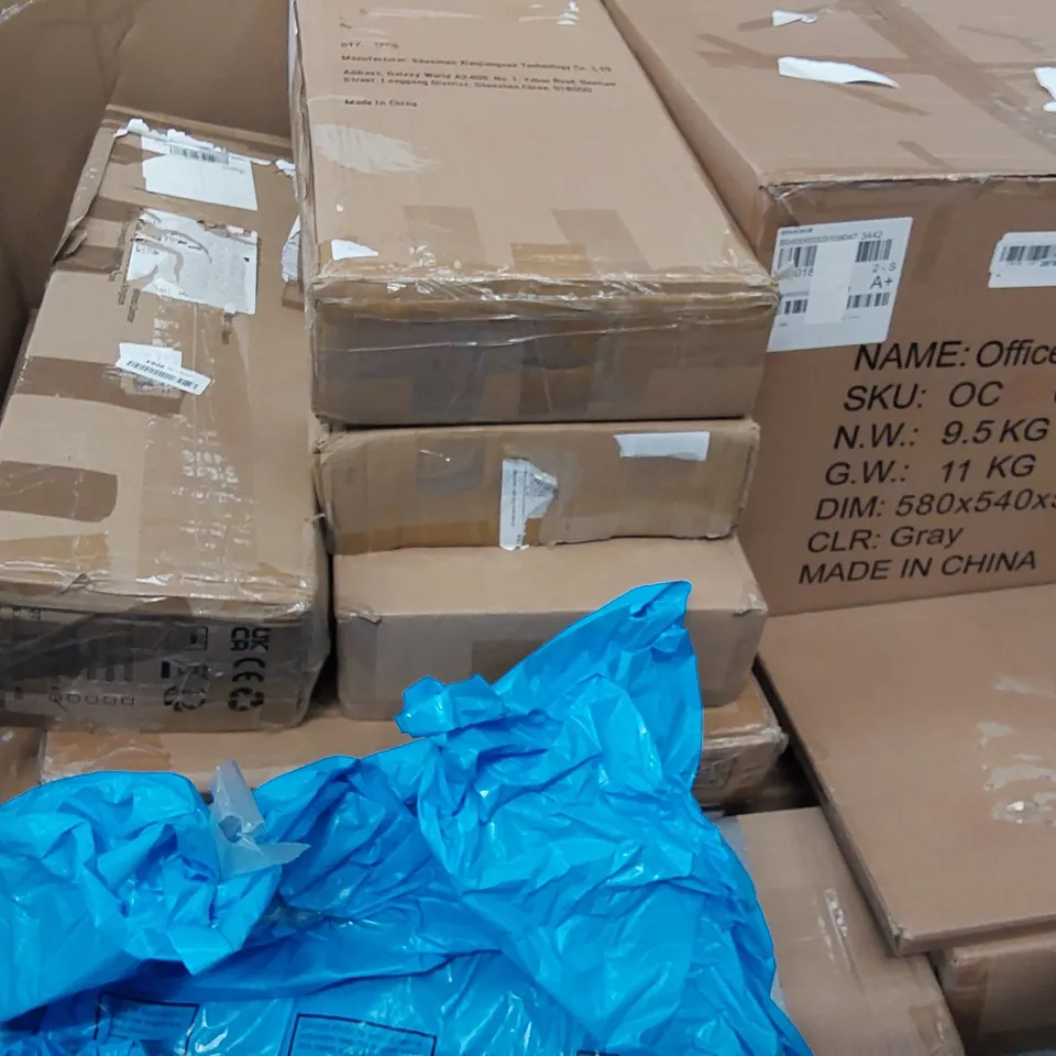 PALLET OF ASSORTED ITEMS INCLUDING: AIR FRYER, SUITCASE, LED WORK LIGHT, DOOR MAT, LARGE CUSHIONS 