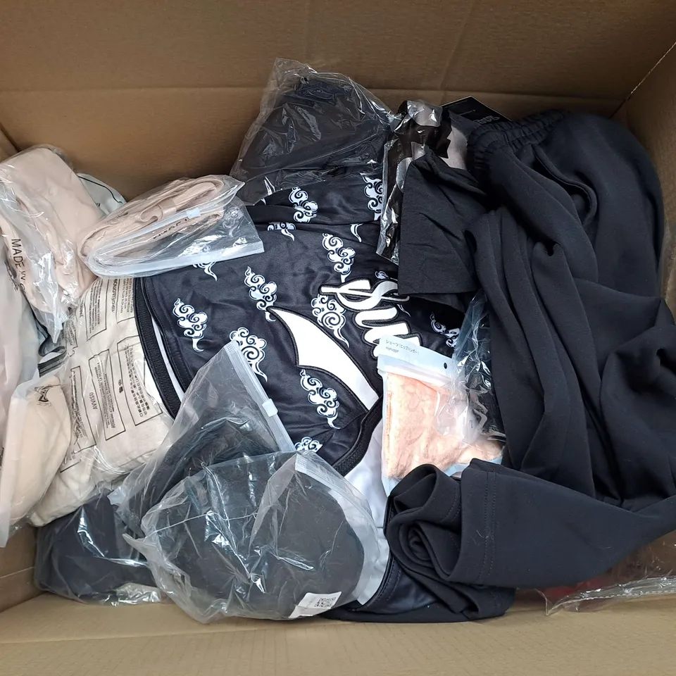 LARGE QAUNTIITY OF ASSORTED CLOTHING ITEMS IN VARIOUS STYLES, SIZES AND COLOURS