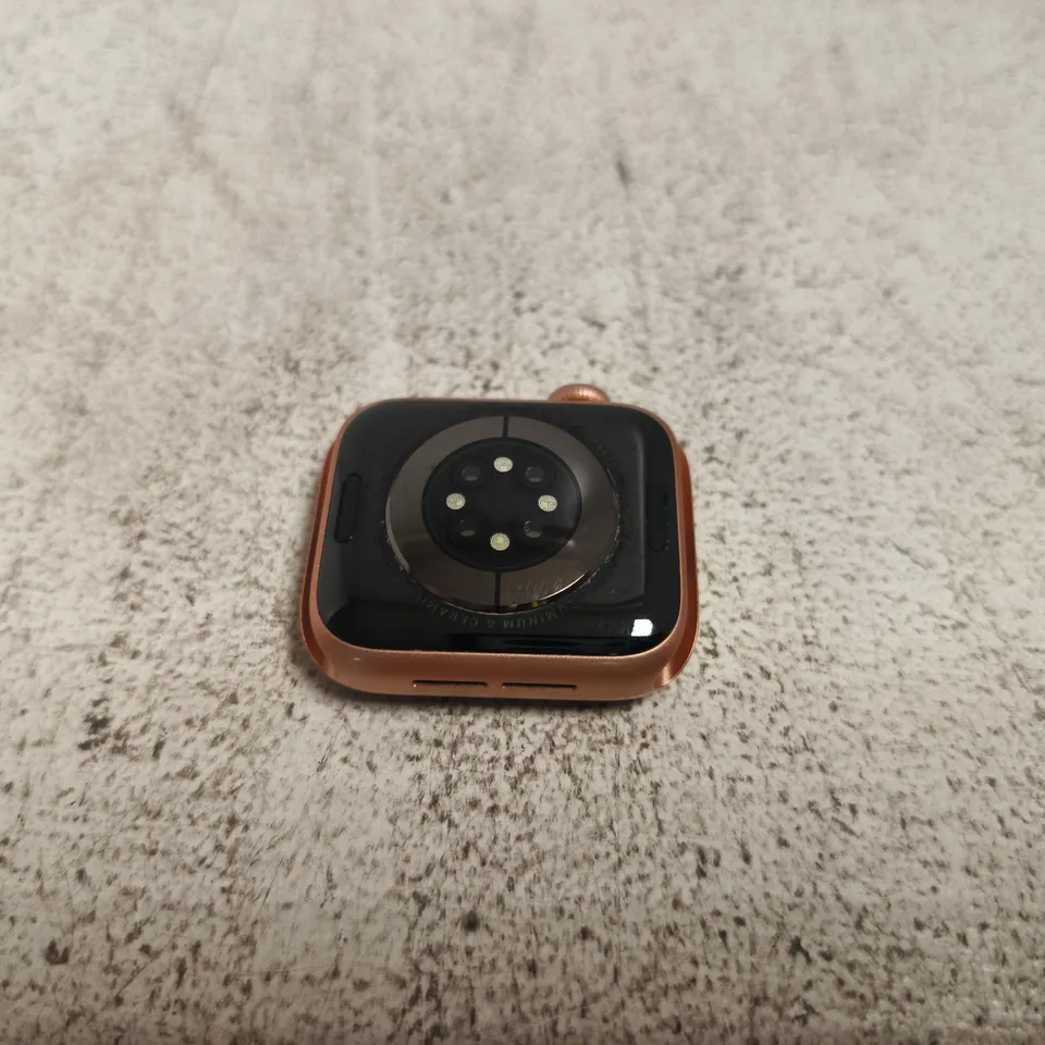 APPLE WATCH SERIES 6 A2375