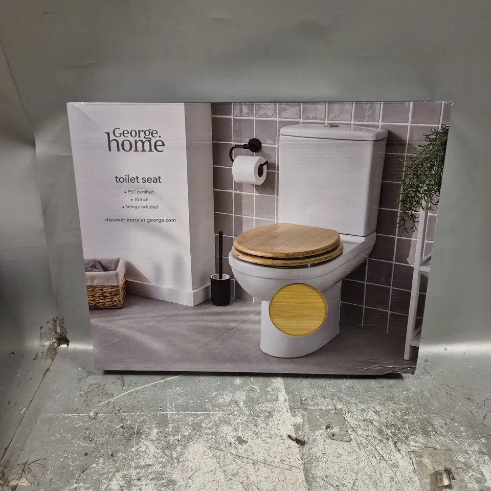 BOXED 18 INCH WOODEN TOILET SEAT 