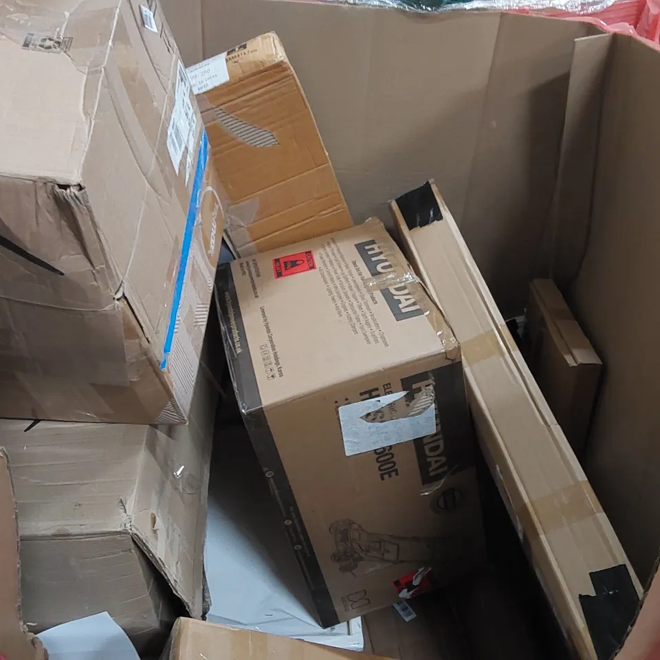 PALLET OF ASSORTED CONSUMER PRODUCTS TO INCLUDE: AIR FRYER, SMART TOWER FAN, PLAYPENS, ELECTRIC BLANKET, 60" LIFE-SIZED SKELETON ECT