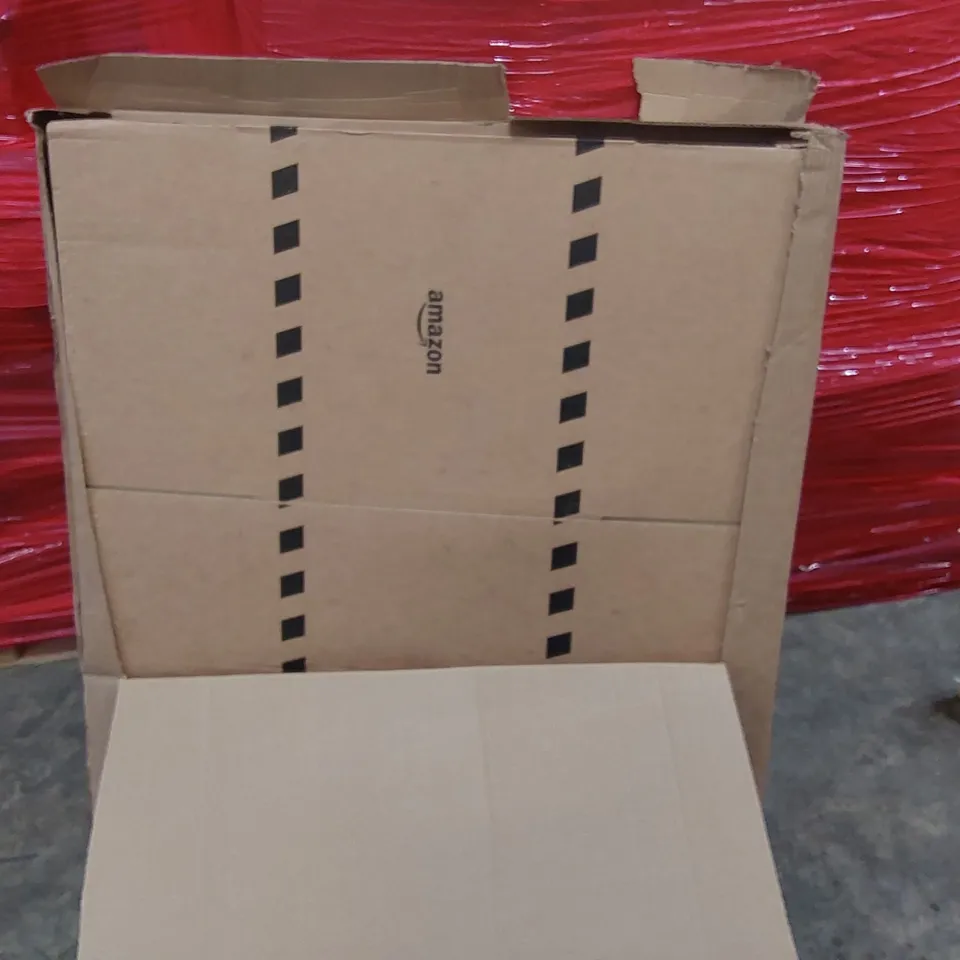 PALLET OF ASSORTED CONSUMER PRODUCTS TO INCLUDE: NURSERY STEP STOOLS, OFFICE CHAIR MAT, FOLDING PET CRATE, PANCAKE PAN, WELLINGTON BOOTS, CARDBOARD BOXES ECT