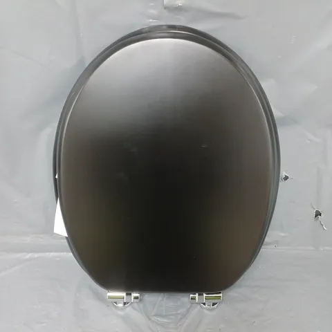 BOXED HOME SLOW CLOSE WOOD TOILET SEAT