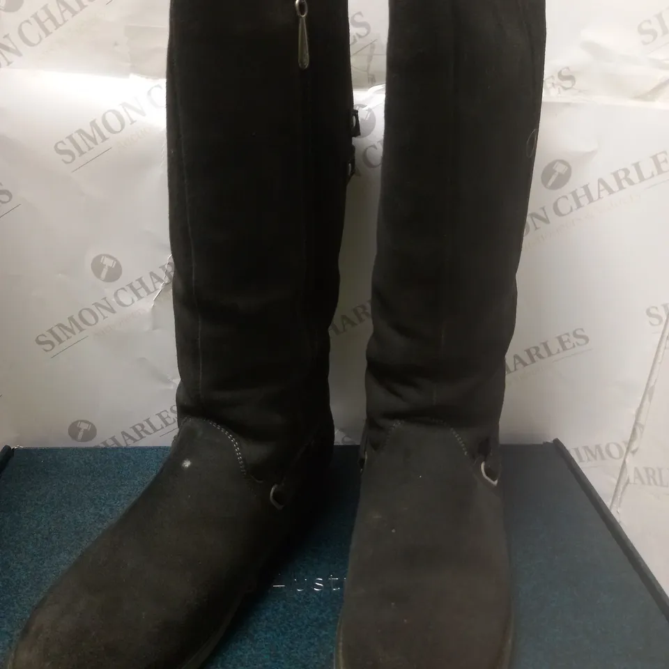 BOXED EMU AUSTRALIA KEMMIE KNEE BOOT DARK GREY - SIZE 9