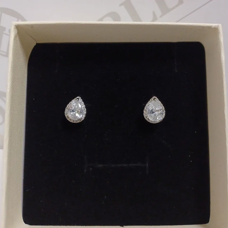 PAIR OF SILVER EFFECT TEAR DROP STONE STUD EARRINGS
